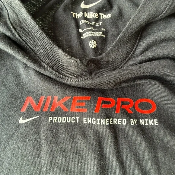 Nike Pro Training Tshirt, Men’s XL Dri-fit - Picture 2 of 5